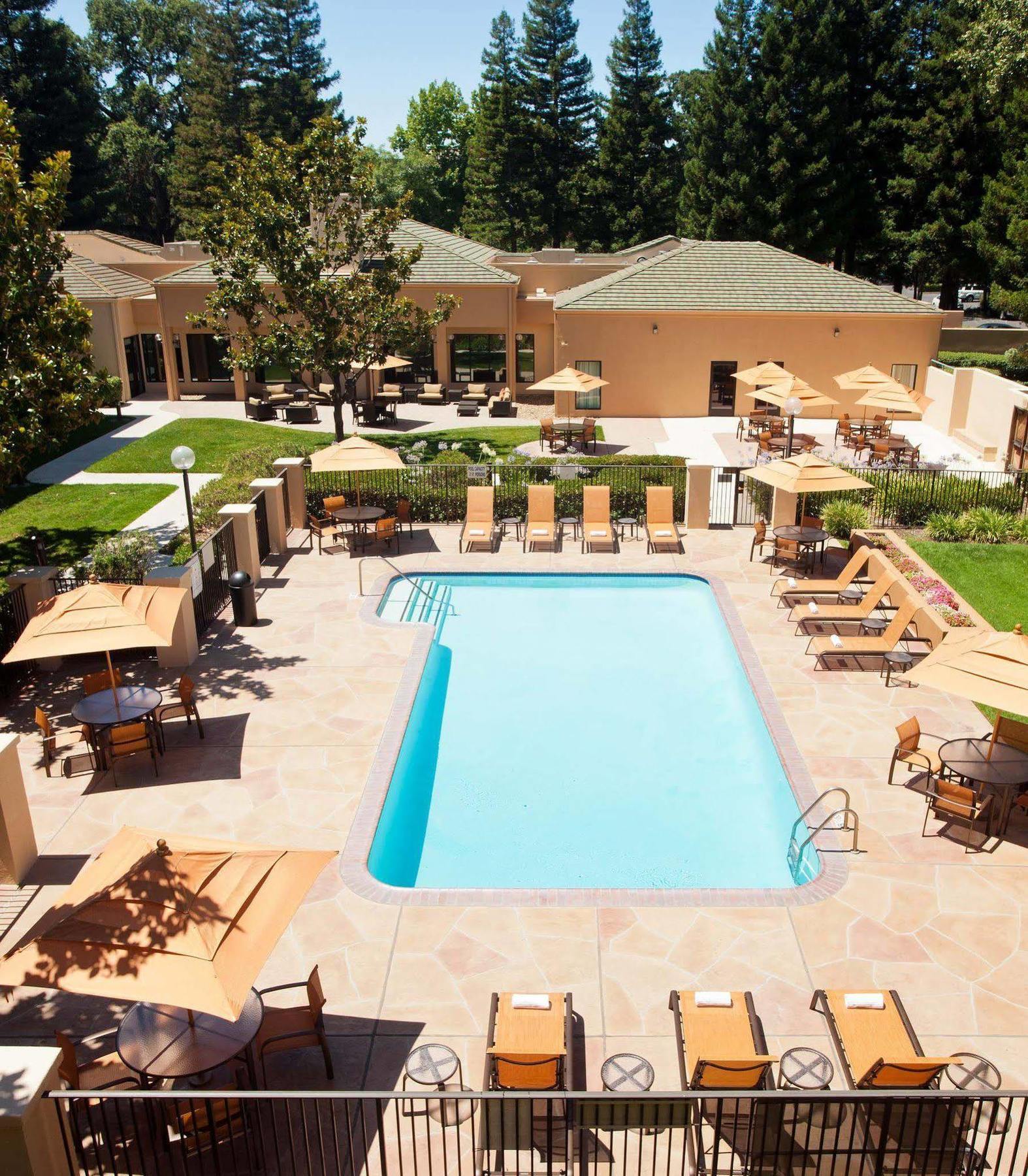 Courtyard Sacramento Airport Natomas Otel Dış mekan fotoğraf