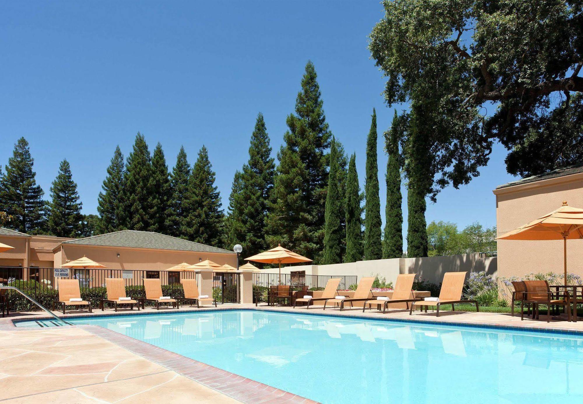 Courtyard Sacramento Airport Natomas Otel Dış mekan fotoğraf